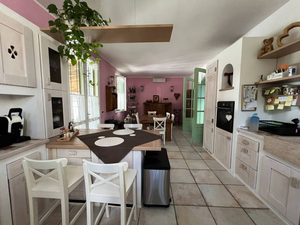 casa indipendente in vendita a Gualtieri in zona Pieve Saliceto