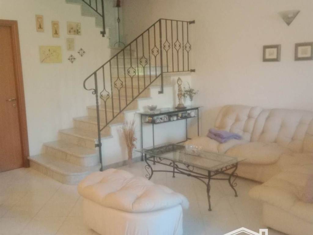 casa indipendente in vendita a Gualtieri