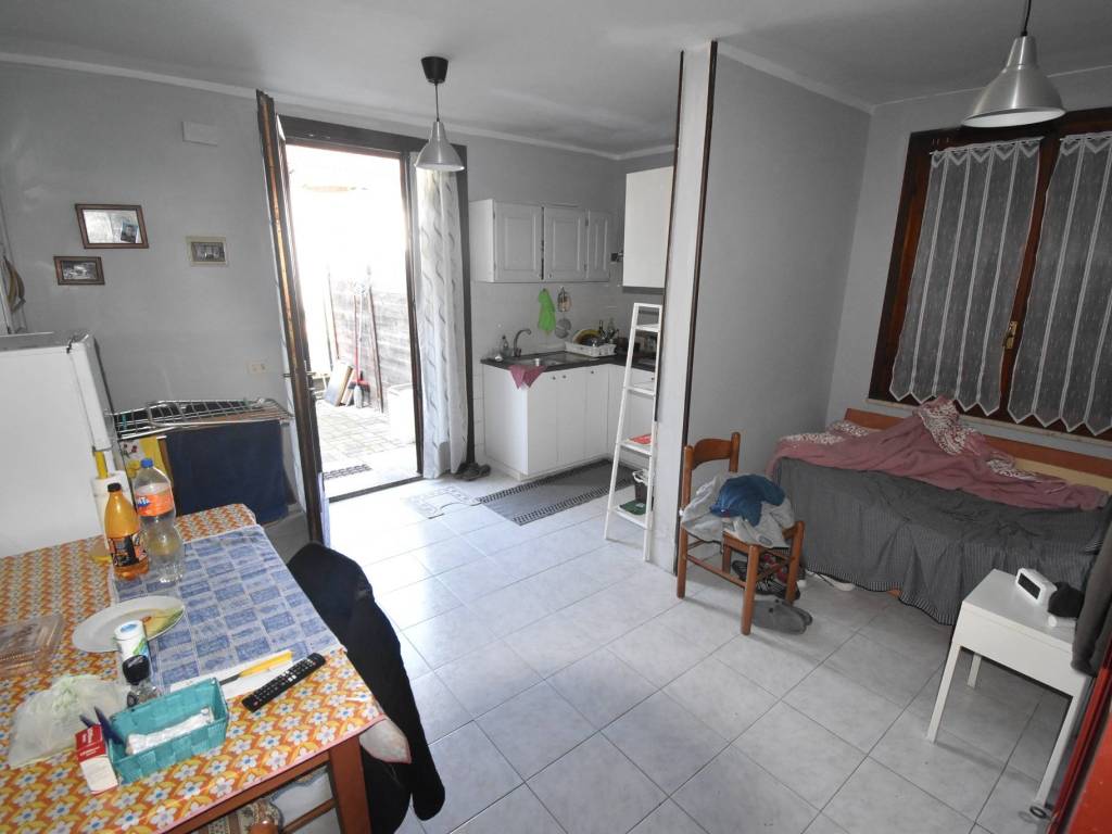 appartamento in vendita a Gualtieri in zona Santa Vittoria