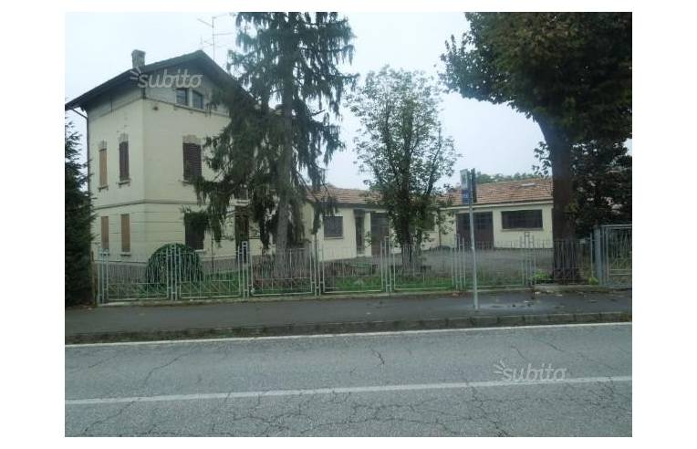 casa indipendente in vendita a Gualtieri in zona Santa Vittoria