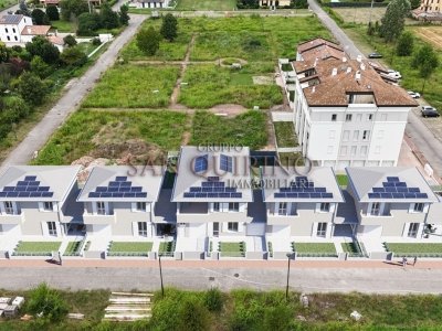 casa indipendente in vendita a Gualtieri