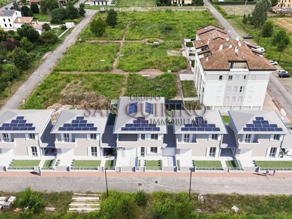 casa indipendente in vendita a Gualtieri