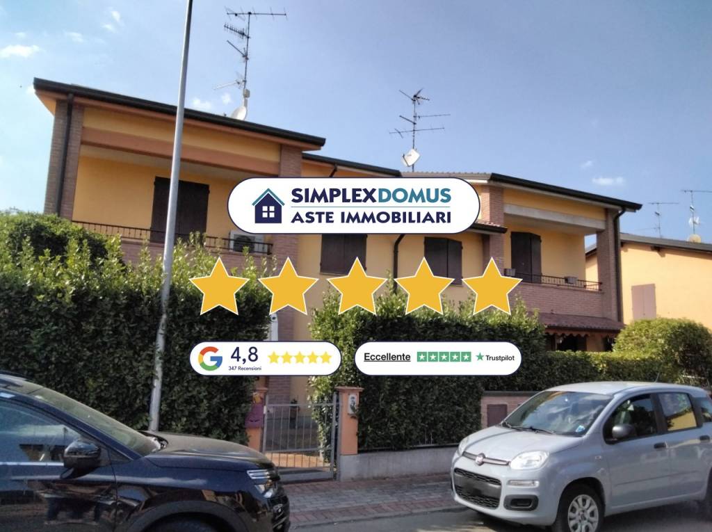 casa indipendente in vendita a Gualtieri in zona Santa Vittoria