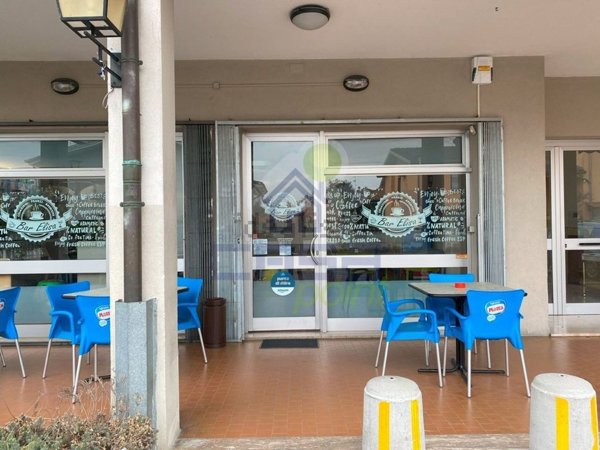 negozio in vendita a Gualtieri