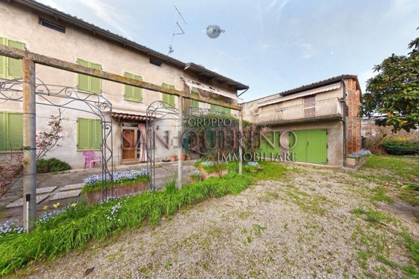 casa semindipendente in vendita a Gualtieri