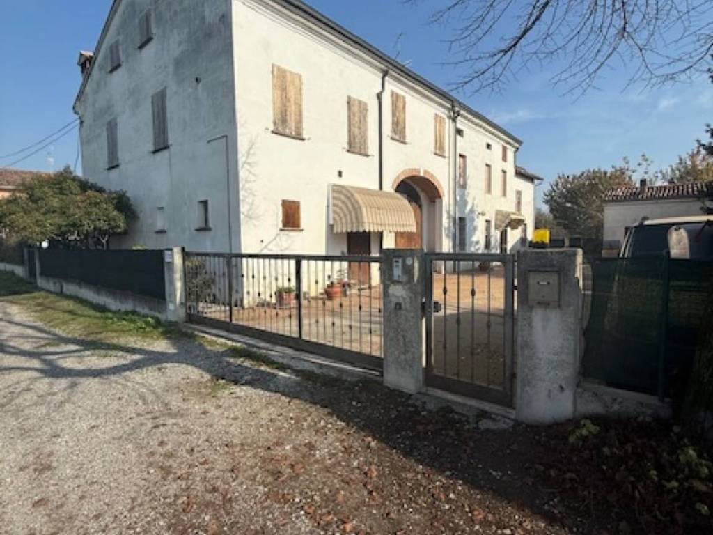 appartamento in vendita a Gualtieri in zona Pieve Saliceto