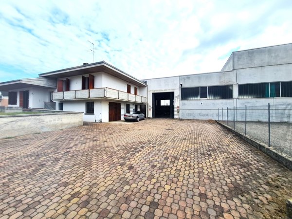 terreno edificabile in vendita a Gualtieri