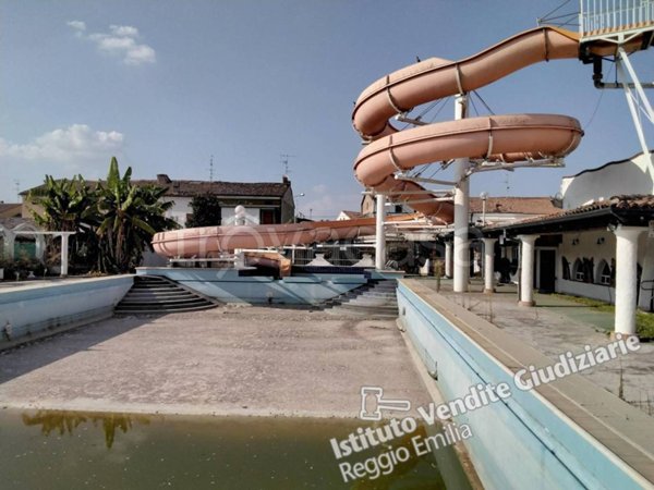 negozio in vendita a Gualtieri in zona Pieve Saliceto