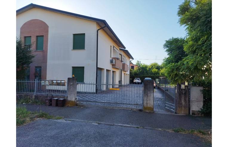 appartamento in vendita a Gualtieri in zona Santa Vittoria