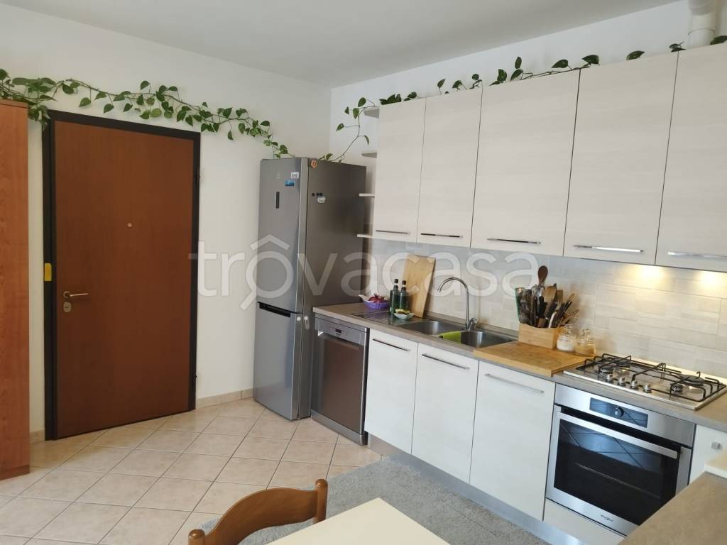 appartamento in vendita a Gualtieri in zona Santa Vittoria