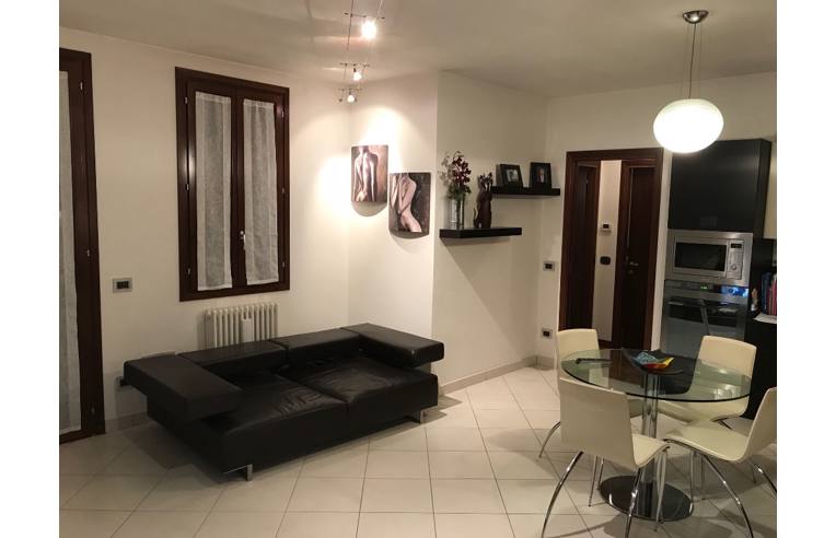 appartamento in vendita a Gualtieri in zona Santa Vittoria