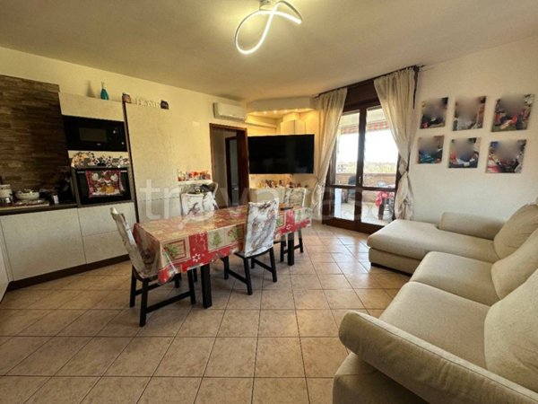 appartamento in vendita a Gualtieri in zona Santa Vittoria