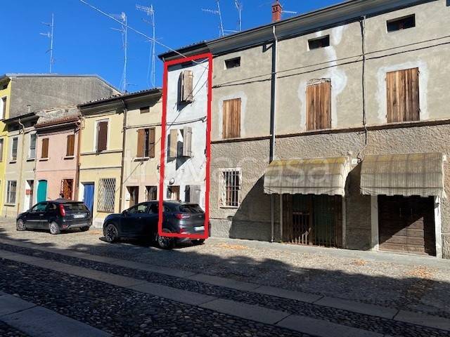 casa indipendente in vendita a Gualtieri