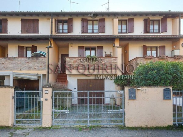 casa indipendente in vendita a Gualtieri in zona Santa Vittoria