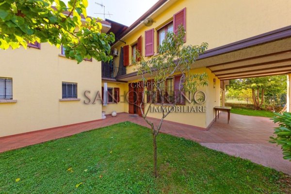 casa indipendente in vendita a Gualtieri