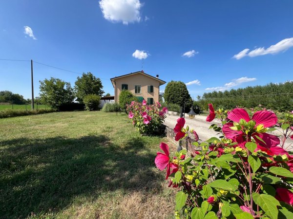 casa indipendente in vendita a Gualtieri