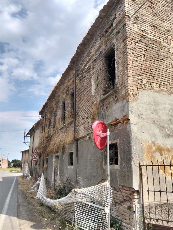 casa indipendente in vendita a Gualtieri in zona Pieve Saliceto