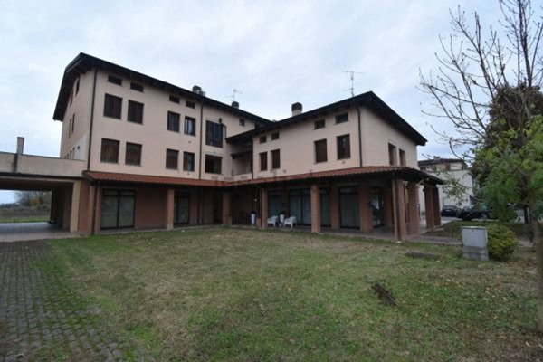 appartamento in vendita a Gualtieri in zona Santa Vittoria