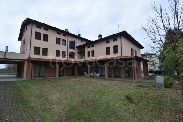 appartamento in vendita a Gualtieri in zona Santa Vittoria