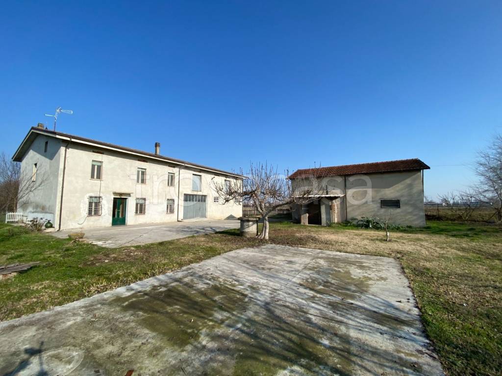 casa indipendente in vendita a Gualtieri