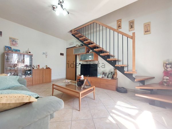 appartamento in vendita a Gualtieri in zona Santa Vittoria