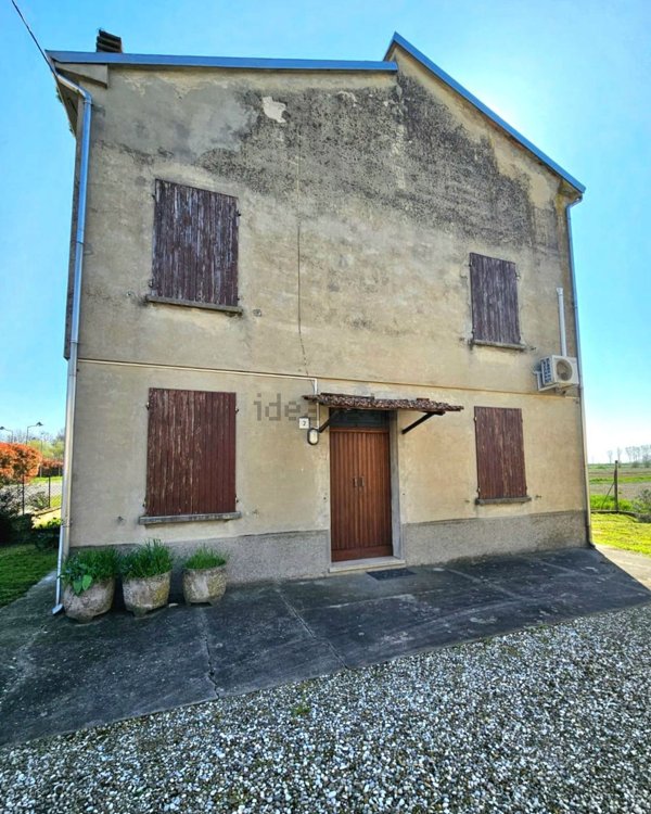 casa indipendente in vendita a Gualtieri