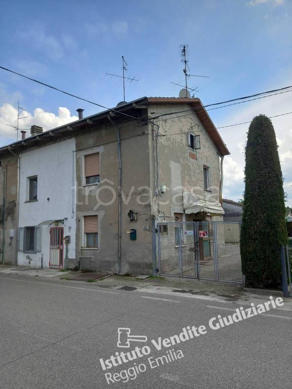 appartamento in vendita a Gualtieri in zona Santa Vittoria