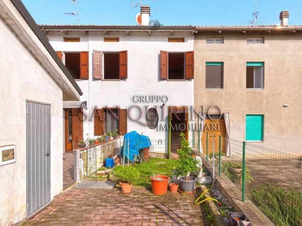 casa indipendente in vendita a Gualtieri