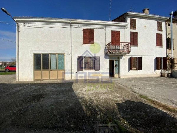 casa indipendente in vendita a Gualtieri