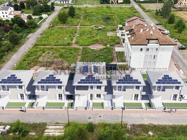 casa indipendente in vendita a Gualtieri