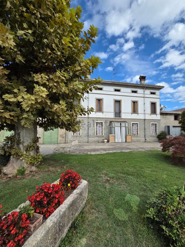 casa indipendente in vendita a Gualtieri