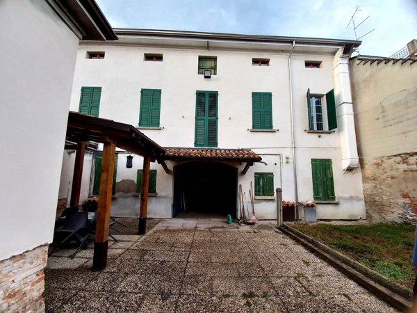 appartamento in vendita a Gualtieri in zona Pieve Saliceto