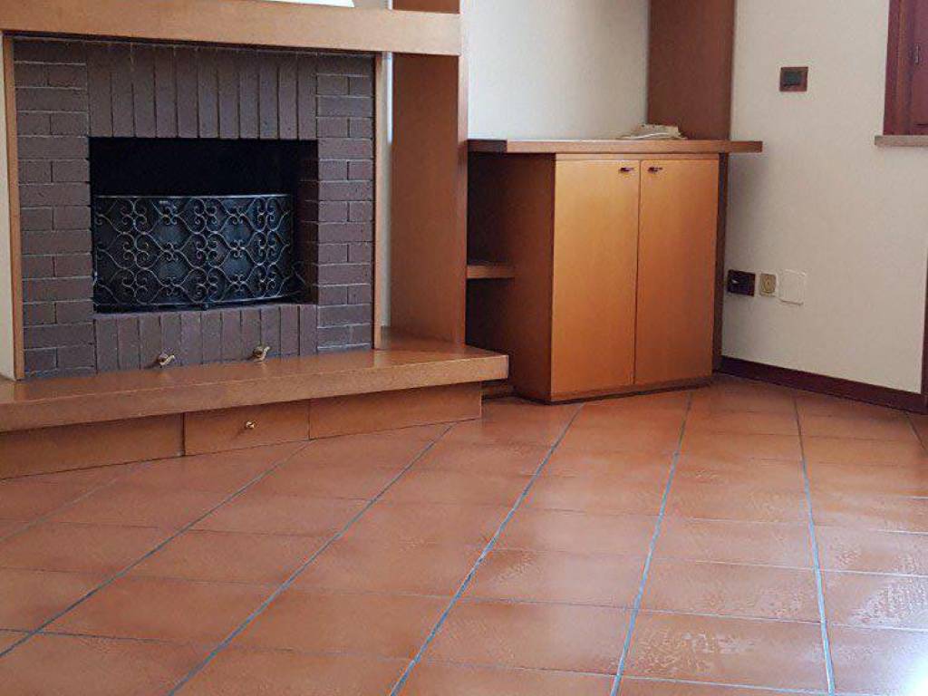 casa indipendente in vendita a Guastalla