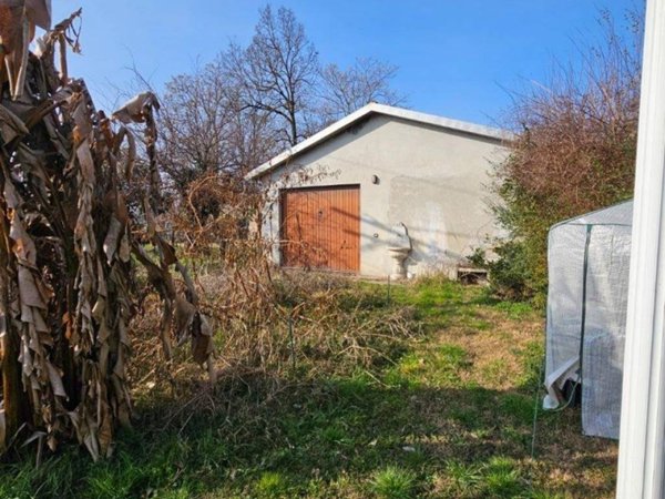 locale di sgombero in vendita a Guastalla in zona Pieve