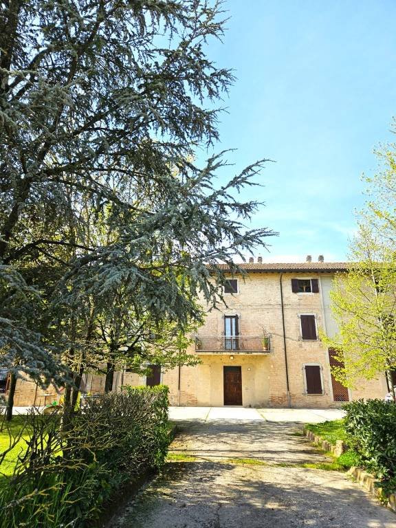 casa indipendente in vendita a Guastalla in zona San Rocco