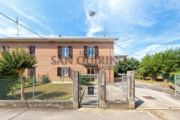 casa indipendente in vendita a Guastalla in zona San Giorgio
