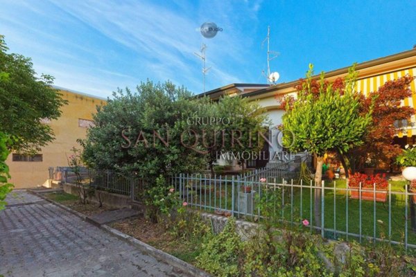 casa indipendente in vendita a Guastalla