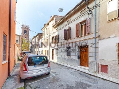 casa indipendente in vendita a Guastalla