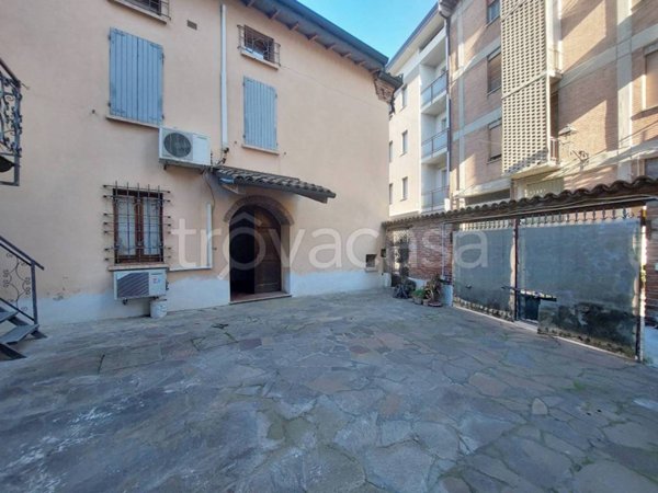 casa indipendente in vendita a Guastalla