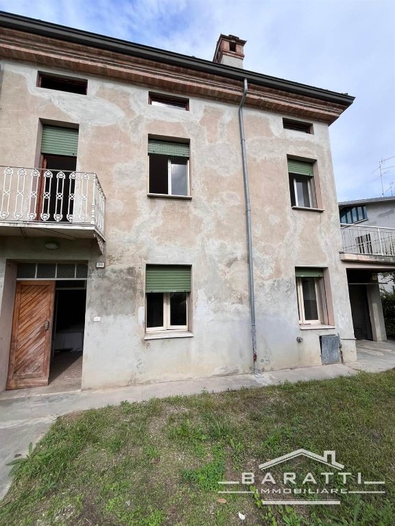 casa indipendente in vendita a Guastalla