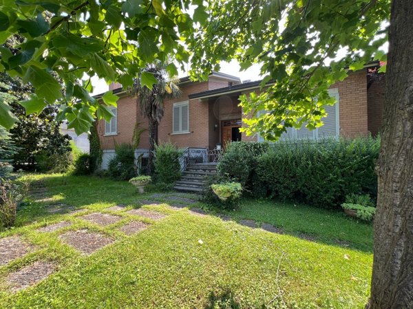 casa indipendente in vendita a Guastalla