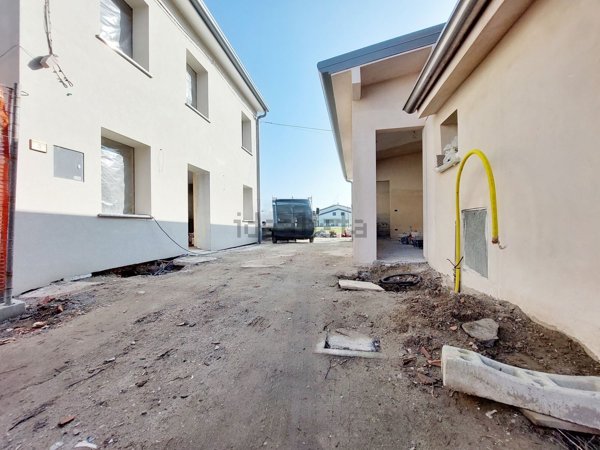 casa indipendente in vendita a Guastalla