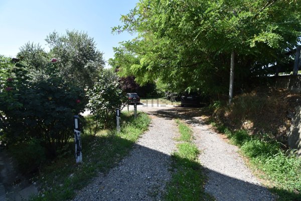 casa indipendente in vendita a Guastalla