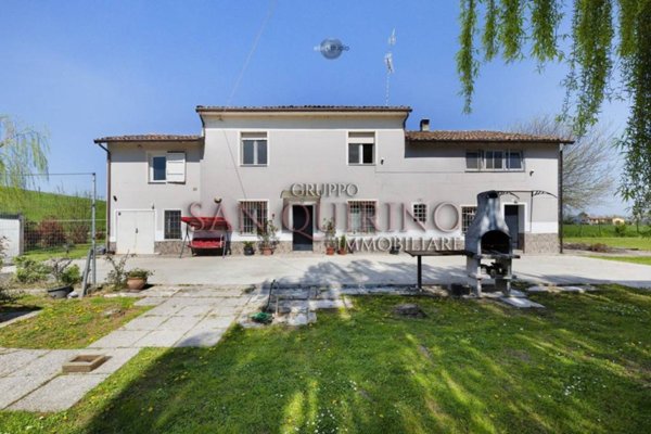casa indipendente in vendita a Guastalla