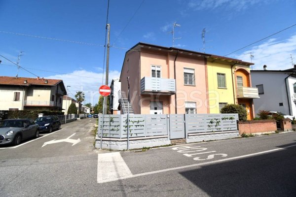 casa indipendente in vendita a Guastalla in zona Pieve
