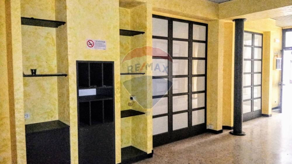 negozio in vendita a Guastalla