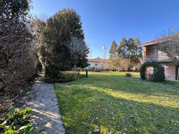 casa indipendente in vendita a Guastalla