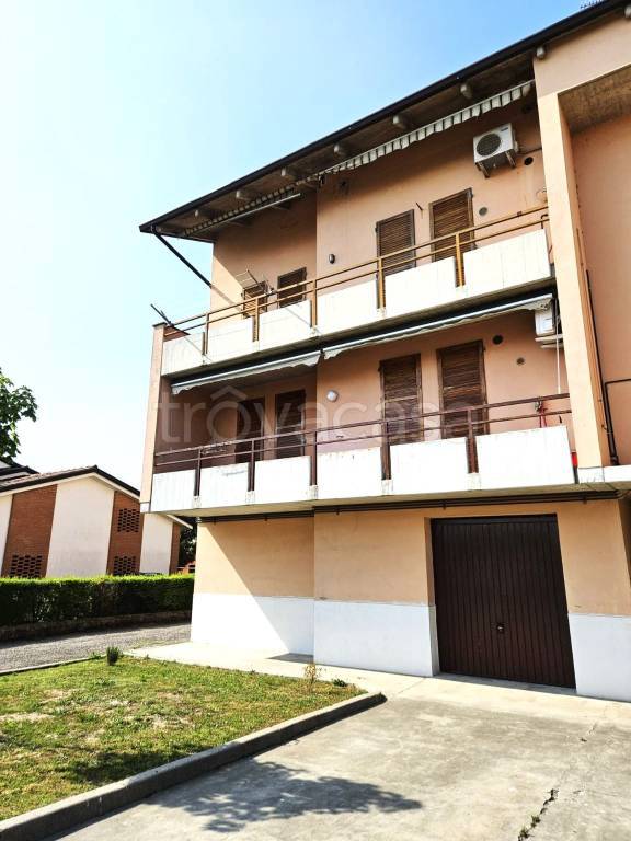 appartamento in vendita a Guastalla in zona San Rocco