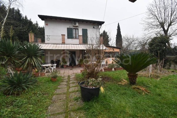 casa indipendente in vendita a Guastalla