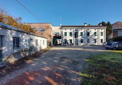 casa indipendente in vendita a Guastalla in zona Pieve